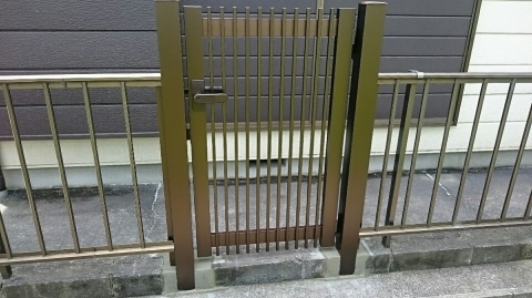 【東海店】フェンスの一部を門扉に交換！